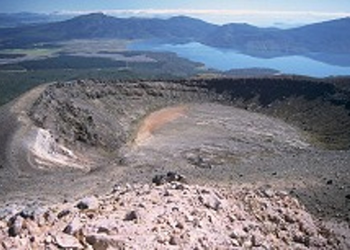 Sulphur Lagoon, one of the Te Mari Crater, on the northern flank of Tongariro.
