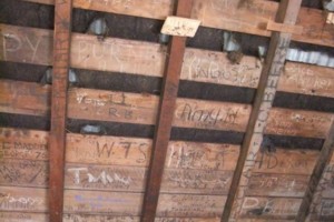 Old Waihohonu Hut graffiti