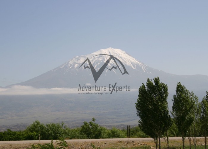 Ararat mount 5137 m trek