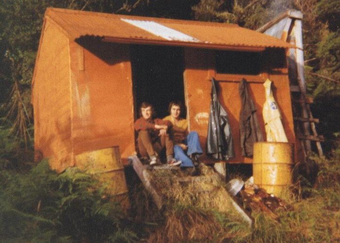 Serpentine Hut  1977