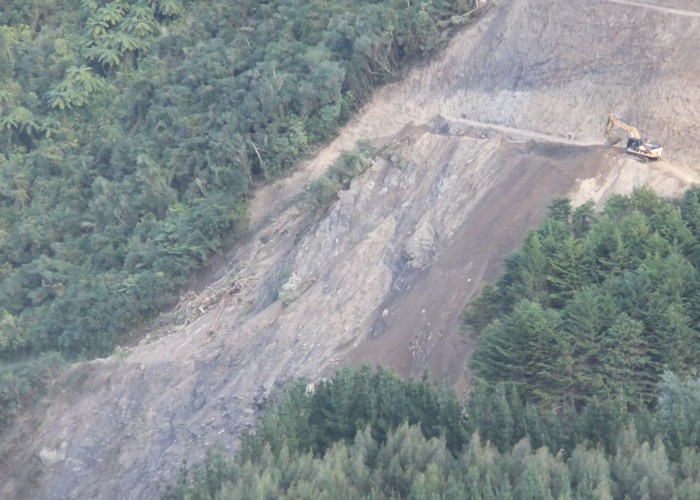 Progress at Blue Bluff slip Otaki Gorge (3)