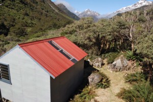 Koropuku (Big Tops) Hut