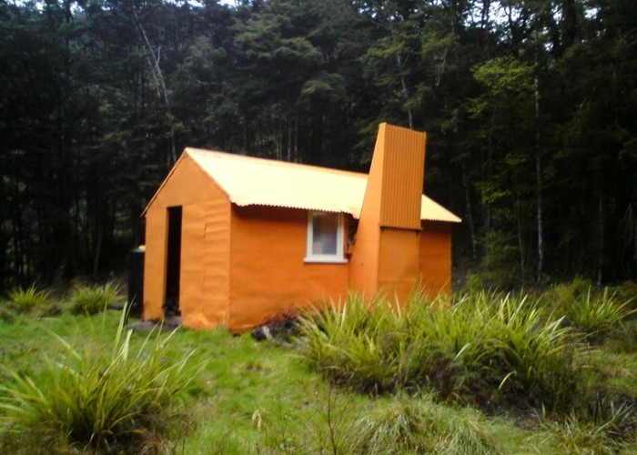 Ikawetea Forks Hut