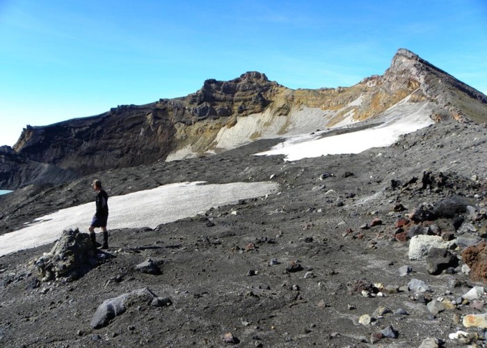 The crater rim from above the Mangaturuturu glacier